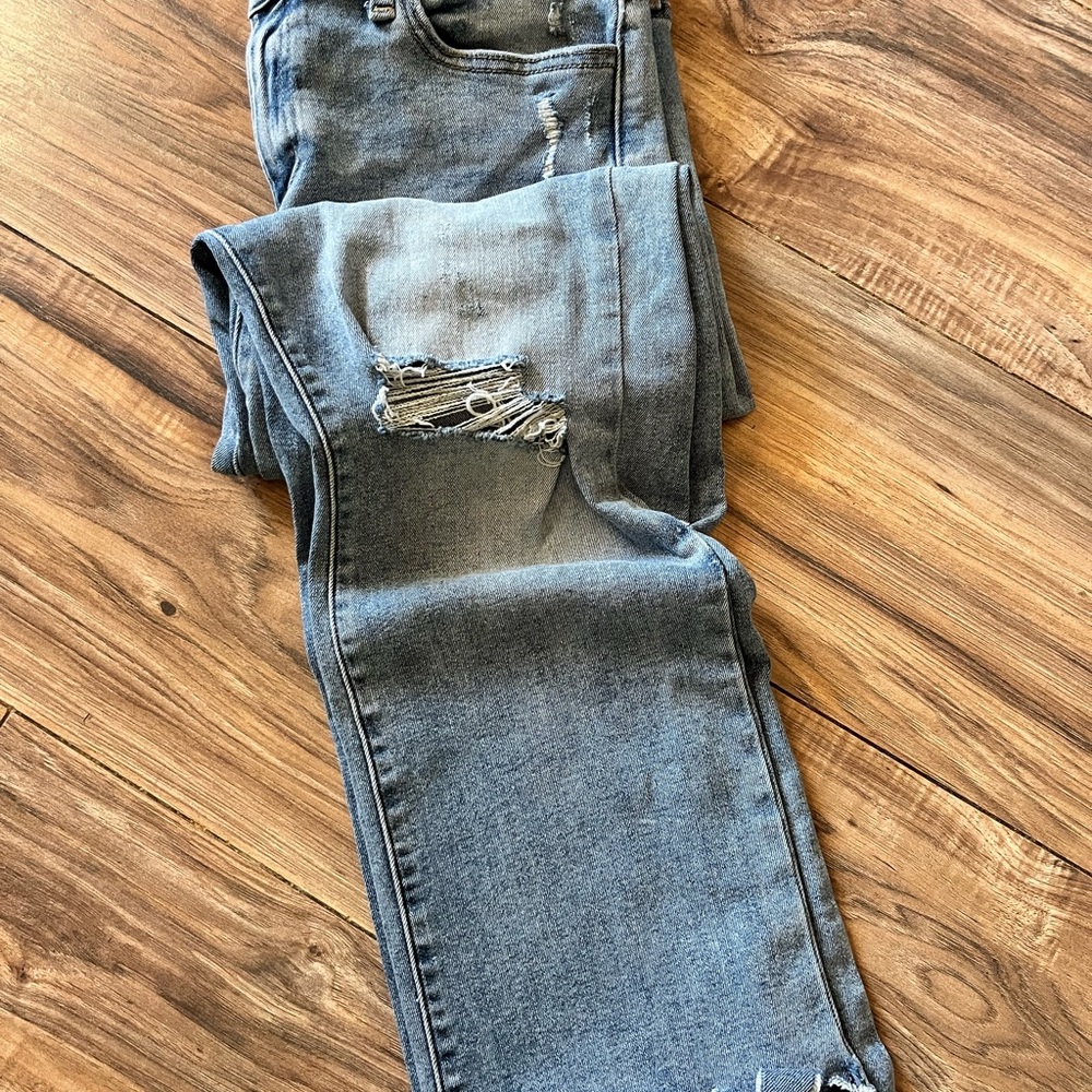 Lucky Brand Women's Light Wash Distressed Hem Crop Jeans